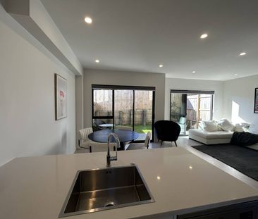 Renata Crescent, 6/39 Renata Crescent - Photo 1