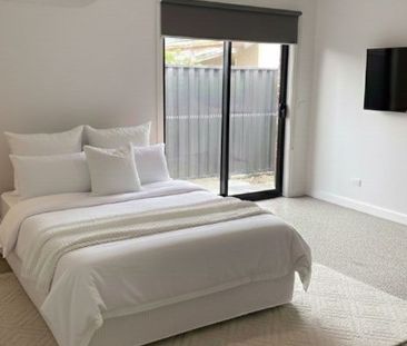 STUDIO/BEDSIT! - Photo 4