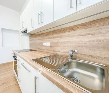 Pronájem novostavby bytu 1+1 s výtahem, 36 m - Photo 2