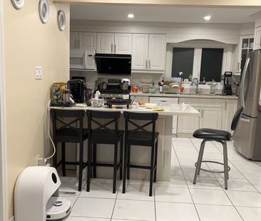 For Lease - 37 Allangrove Crescent Unit# 2nd Floor, Toronto, Ontario - Photo 6