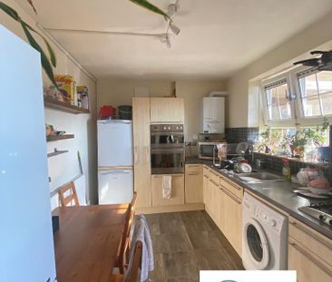 1 bedroom in a flat share to rent - Photo 4