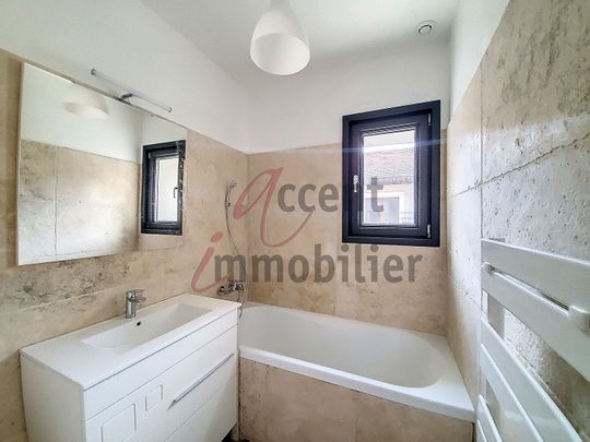 Noves : Appartement T4 avec 3 chambres, résidence avec parking, - Photo 1