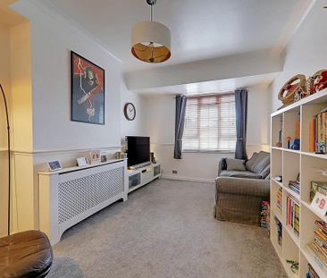 2 bedroom flat to rent - Photo 2