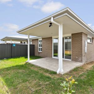 3 Bedroom Duplex - Photo 2