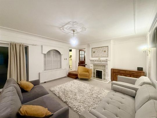 4 bedroom property to rent - Photo 1