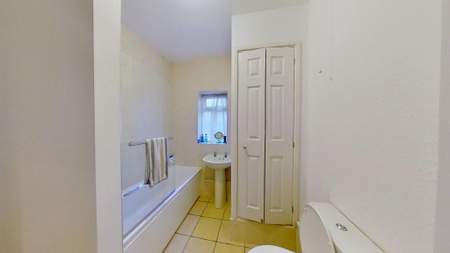 2 bedroom ground floor flat to rent - Photo 5