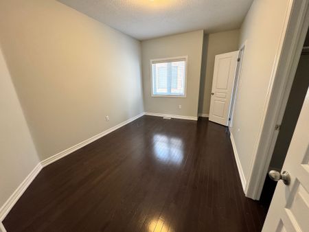 For Lease - 50 O'conner Crescent, Brampton, Ontario - Photo 4