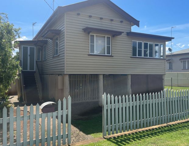 15 Kenilworth Street, North Toowoomba - Photo 1