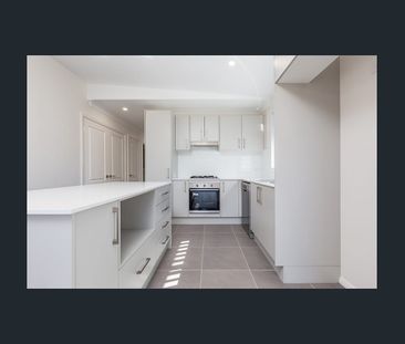 Two Bedroom Unit! - Photo 3