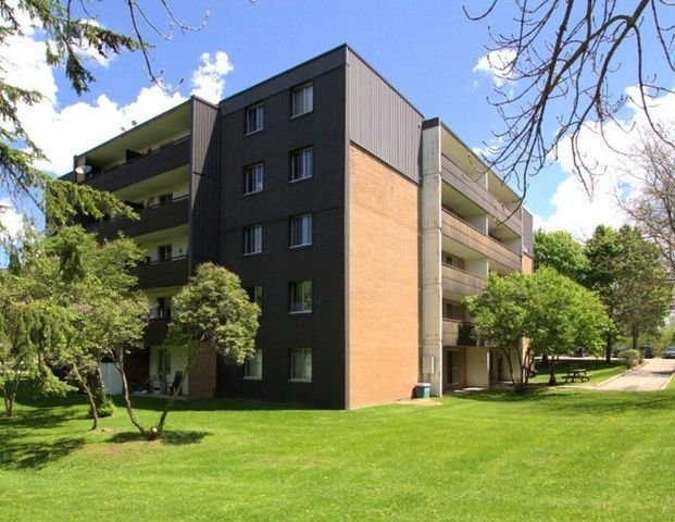 Lakeview Towers | 560, 562 & 564 Durham Cres., Woodstock - Photo 1