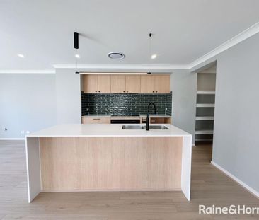 Brand New Four Bedroom Family Home In Prime Location! - Photo 2