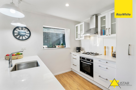 2/18 Pleasant Road, Glen Eden - Photo 2
