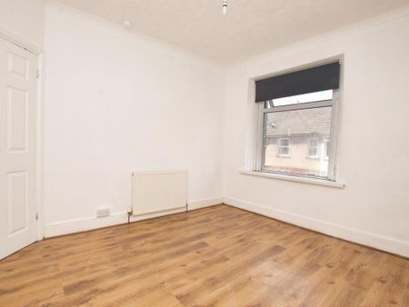 4 bedroom terraced house to rent - Photo 5