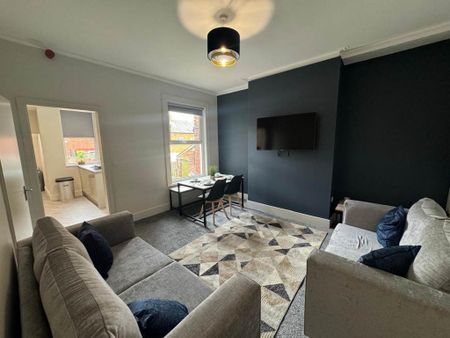 1 bedroom in a house share to rent - Photo 2