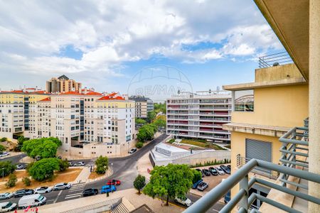 Apartamento T4 em Lisboa - Photo 2