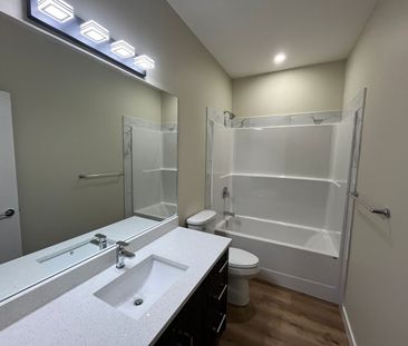 3 Bedroom Upper Unit in Kensington - Photo 2