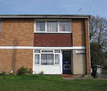 Ilex Close, Englefield Green - Photo 4