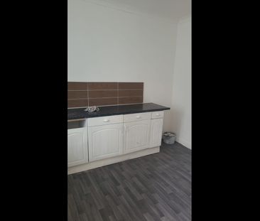 2 Bed End Terrace, Kelsall Terrace, LS6 - Photo 4