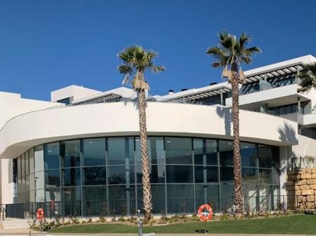 3 bedroom luxury Flat for rent in Estepona, Andalusia - Photo 3