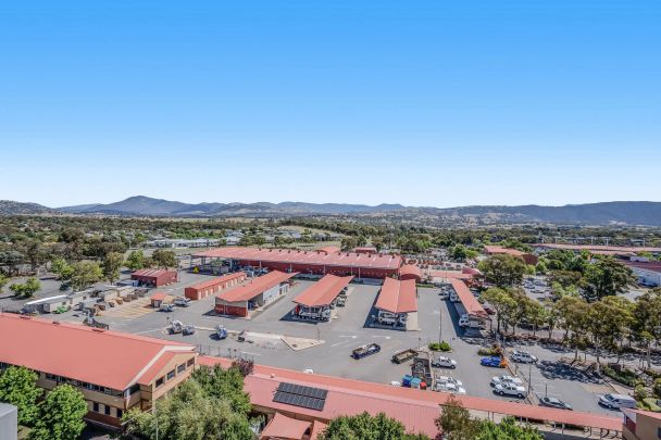 One Bedroom Apartment, Resort Style Living - Photo 1