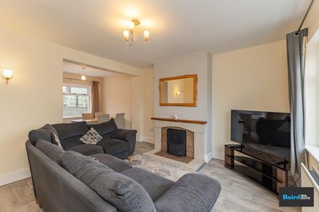 4 Bed Terrace House - Photo 3