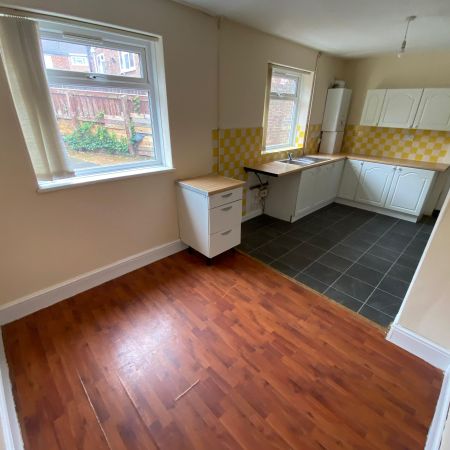 2 bed semi-detached house to rent in Tuscan Road, Thorney Close, Sunderland, SR3 - Photo 3