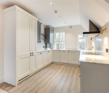 A stunning, newly renovated, apartment - Photo 1