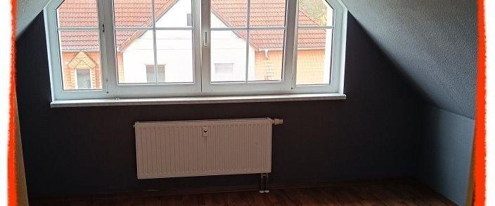 3-Zimmer-Wohnung im Dachgeschoß und mit BALKON in Zwickau-Niederplanitz zu vermieten! - Foto 1