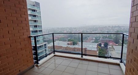 2 bed 2 bath - Photo 4