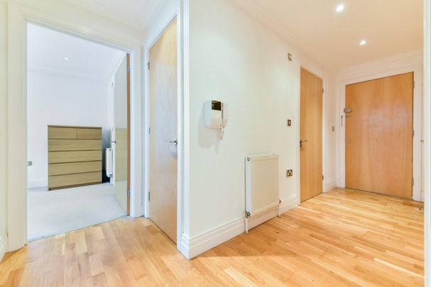 2 bedroom Flat To Let - Photo 1