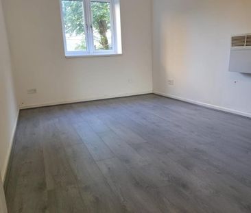 1 Bed Flat, Ashdown Court, IG11 - Photo 5