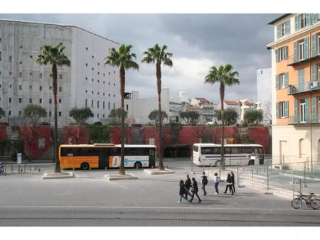 Location Appartement 2 pièces 52m² NICE 06300 - Photo 5