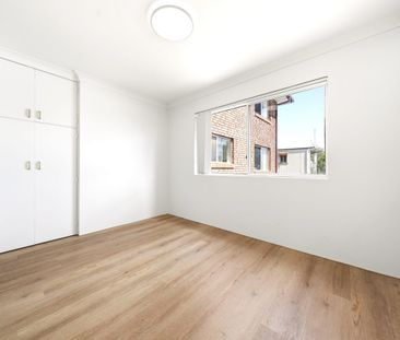 2 Bedroom Renovated 1st floor unit - Photo 2