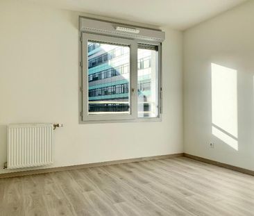 Location Appartement 3 pièces 61m² VAULX EN VELIN 69120 - Photo 4