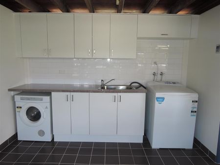 29 Caroline Street, Aitkenvale QLD 4814 - House For Rent | Domain - Photo 3