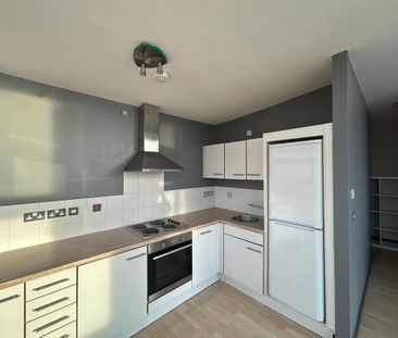 1 bedroom penthouse to rent - Photo 2