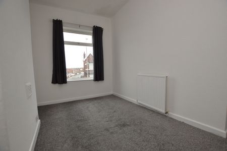 3 Bedroom Terraced House - Photo 4