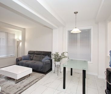 For Lease - 7 Frederick Pearson Street, East Gwillimbury, Ontario - Photo 5