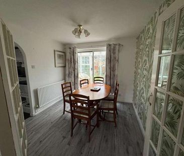 Eastbrook Hill, Desborough, Northants, NN14 - Photo 3