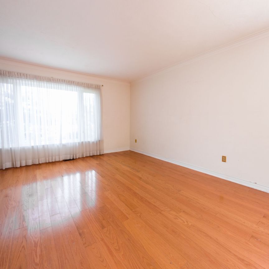 For Lease - 27 Beacham Crescent, Toronto, Ontario - Photo 1