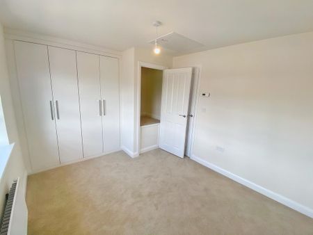 2 bedroom semi-detached house to rent - Photo 2