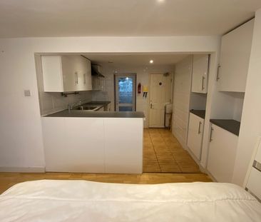 Studio Flat, Bedford Street, BN2 - Photo 3