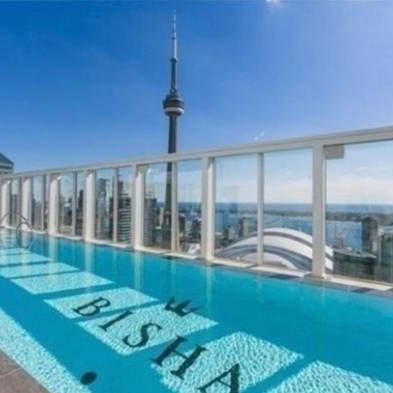 Spacious 2 Bed, 2 Bath with City Views and High Ceilings - Photo 1