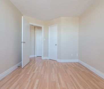 798 Richmond Street West - Photo 3