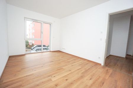 Schöne 3-Zi.-Wohnung mit großem Balkon, moderner Küche, Aufzug, Tiefgarage & XXL-Dusche - Foto 2