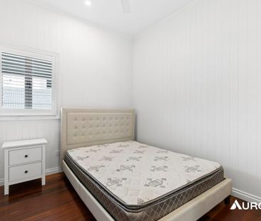 Stylish Furnished Family Home in Sought-After Hawthorne - Photo 4
