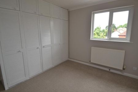 2 bedroom semi-detached house to rent - Photo 4