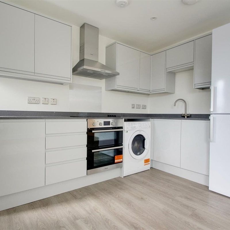 Arden Grove, Harpenden - Photo 1