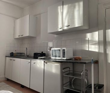 1 bedroom in a flat share to rent - Photo 3