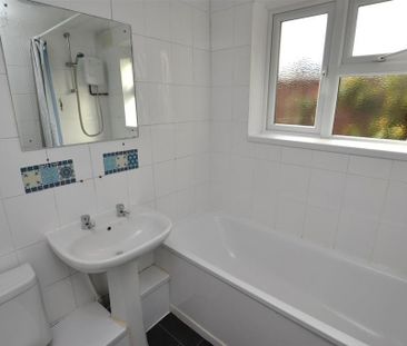 3 bedroom terraced house to rent - Photo 3